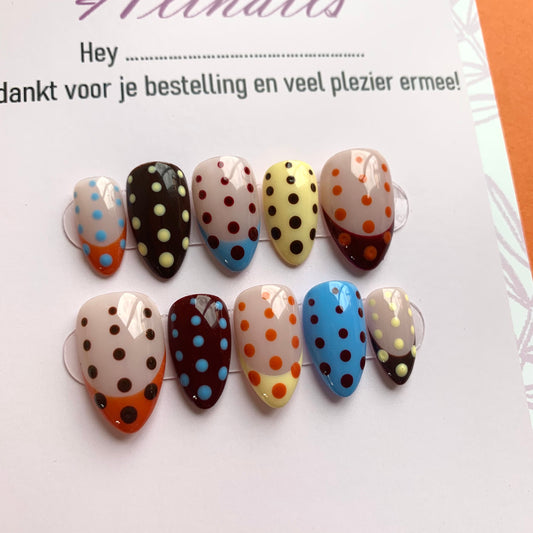 Dotted retro